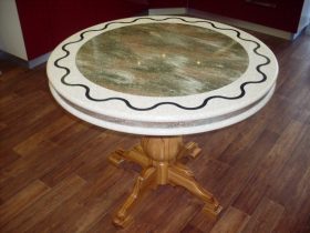 Сборка круглого стола в Кызыле