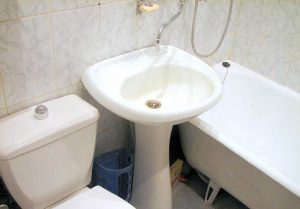 Установка раковины тюльпан в ванной в Кызыле